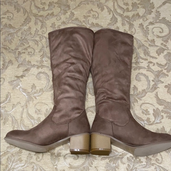 Brand New without Tags BOOTS 8 - Picture 4 of 11